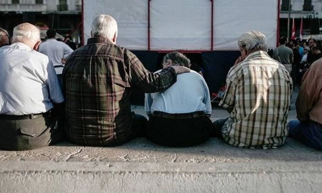 Η αύξηση του προσδόκιμου ζωής τινάζει στον αέρα τα συνταξιοδοτικά συστήματα